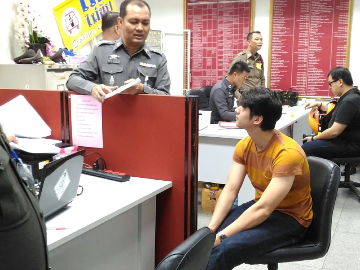 รับทราบข้อหา !!!! “คู่กรณี” ใช้หนังสติ๊กยิงลูกหินใส่ “มาริโอ้” ขึ้นโรงพักล่าสุด
