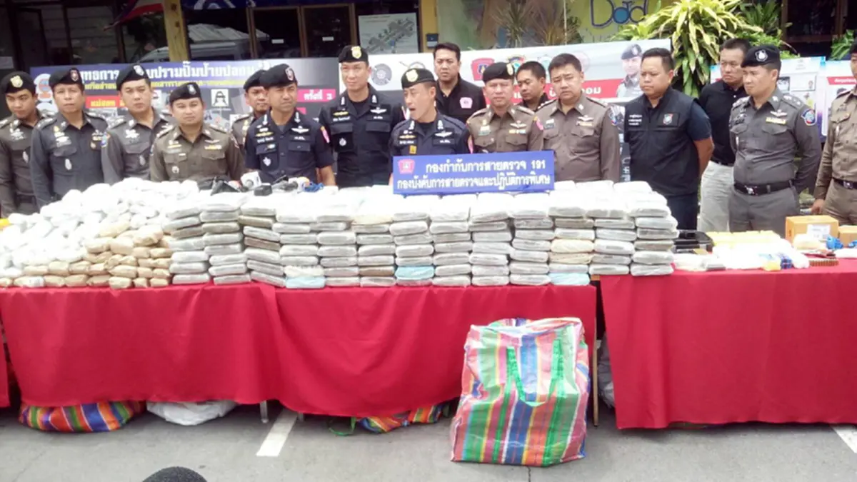 (เจอดี-มีคลิป)กวาดให้เรียบ!!!191จับมือสายตรวจพิเศษบุกยึดยาเสพติด100จุด