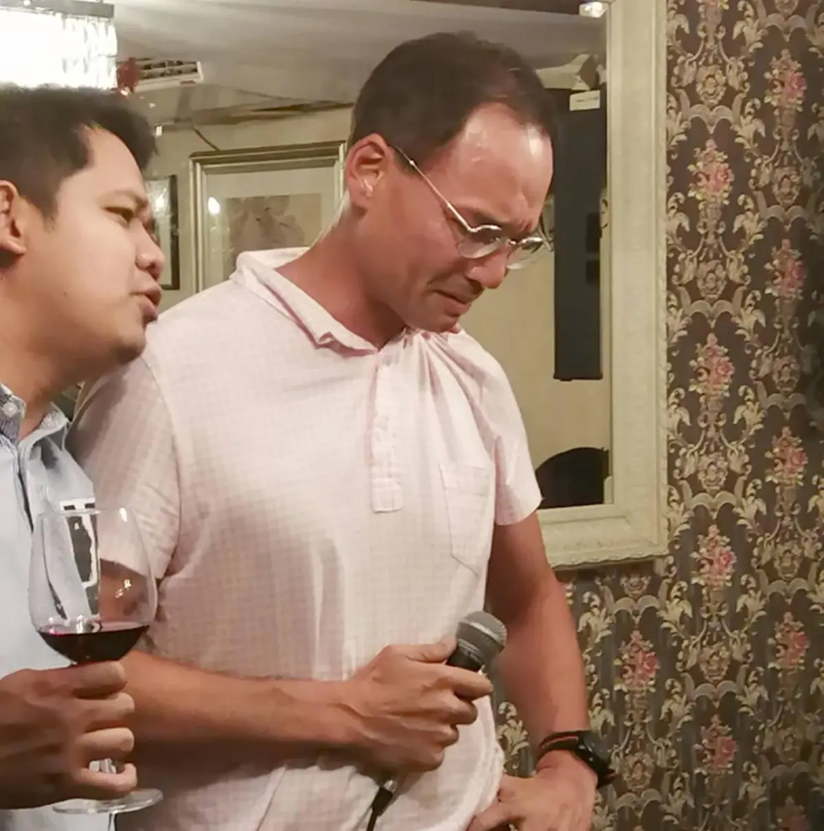 15 ปีแห่งความหลัง กรณ์ จาติกวณิช หลั่งน้ำตากลางงานเลี้ยง ประกาศลาออกปชป.