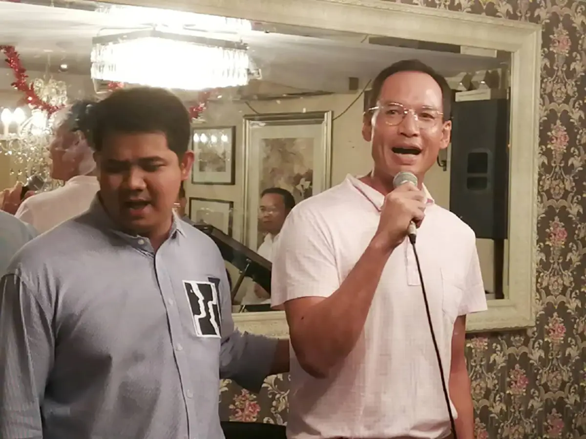 15 ปีแห่งความหลัง กรณ์ จาติกวณิช หลั่งน้ำตากลางงานเลี้ยง ประกาศลาออกปชป.