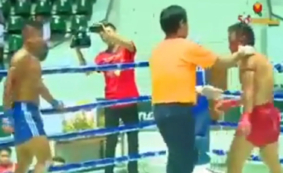 สังเวียนเดือด..เลือดพล่าน!! ดูกันชัดๆ.."คู่มวยมหาโหด" ต่อยกันยับ!! เลือดอาบ..หน้าเเตกเละเทะ!! หัวใจนักสู้สุดๆ..เเทบตายกันไปข้าง?! (ดูคลิป)