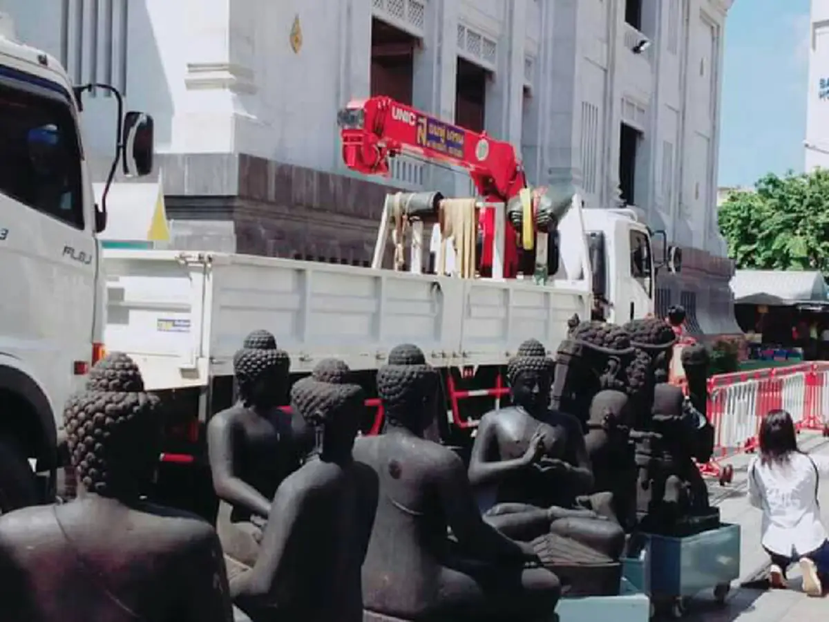 ไม่ธรรมดา!! เปิดกรุผ้ายันต์ "เจ้าคุณธงชัย"ก่อนปลีกวิเวก!! รุ่นเลสเตอร์ "แพ้ไม่เป็น" แรงสุดๆผืน2หมื่น!! - ดังทั่วโลกเขียนยันต์ให้ "ทรัมป์"!!