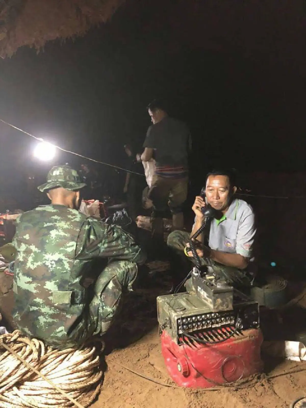 สุดยอดระบบสื่อสาร!!!! โทรศัพท์ TA312/PT ใช้ในถ้ำหลวง ... ไม่ธรรมดาใช้ตั้งแต่ยุคสงครามเวียดนาม (รายละเอียด)