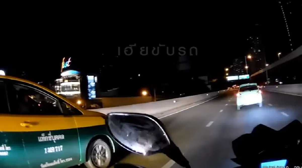 พักราชการ ยึดใบอนุญาต โชเฟอร์เเท็กซี่กร่าง ยศร้อยตำรวจตรี