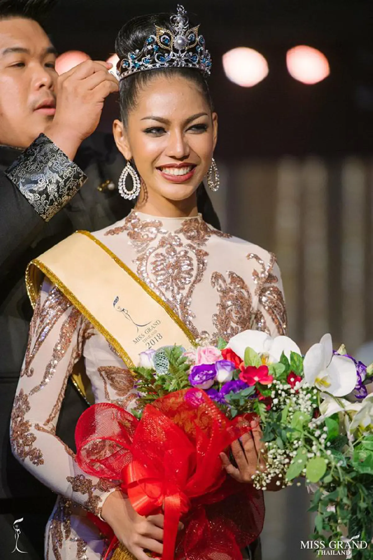 เฮดังลั่นฮอลล์! "จุ๊กจิ๊ก จิรัชยา" โชว์กึ๋น ตอบคำถามชนะใจกรรมการ คว้าตำแหน่ง "มิสแกรนด์ขวัญใจภูเก็ต 2018" ! (ชมคลิป)