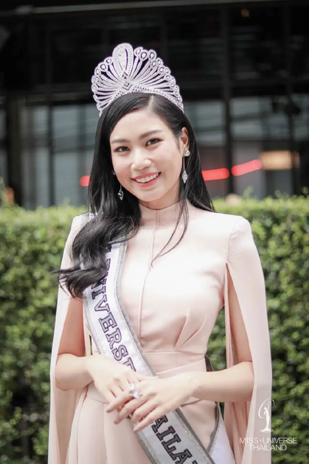 ส่องภาพปัจจุบัน! "นิ้ง โศภิดา" มิสยูนิเวิร์ส 2018 หลังเจอดราม่าไม่เหมาะกับตำแหน่ง มาวันนี้สวยปังมาก! (ชมภาพ)