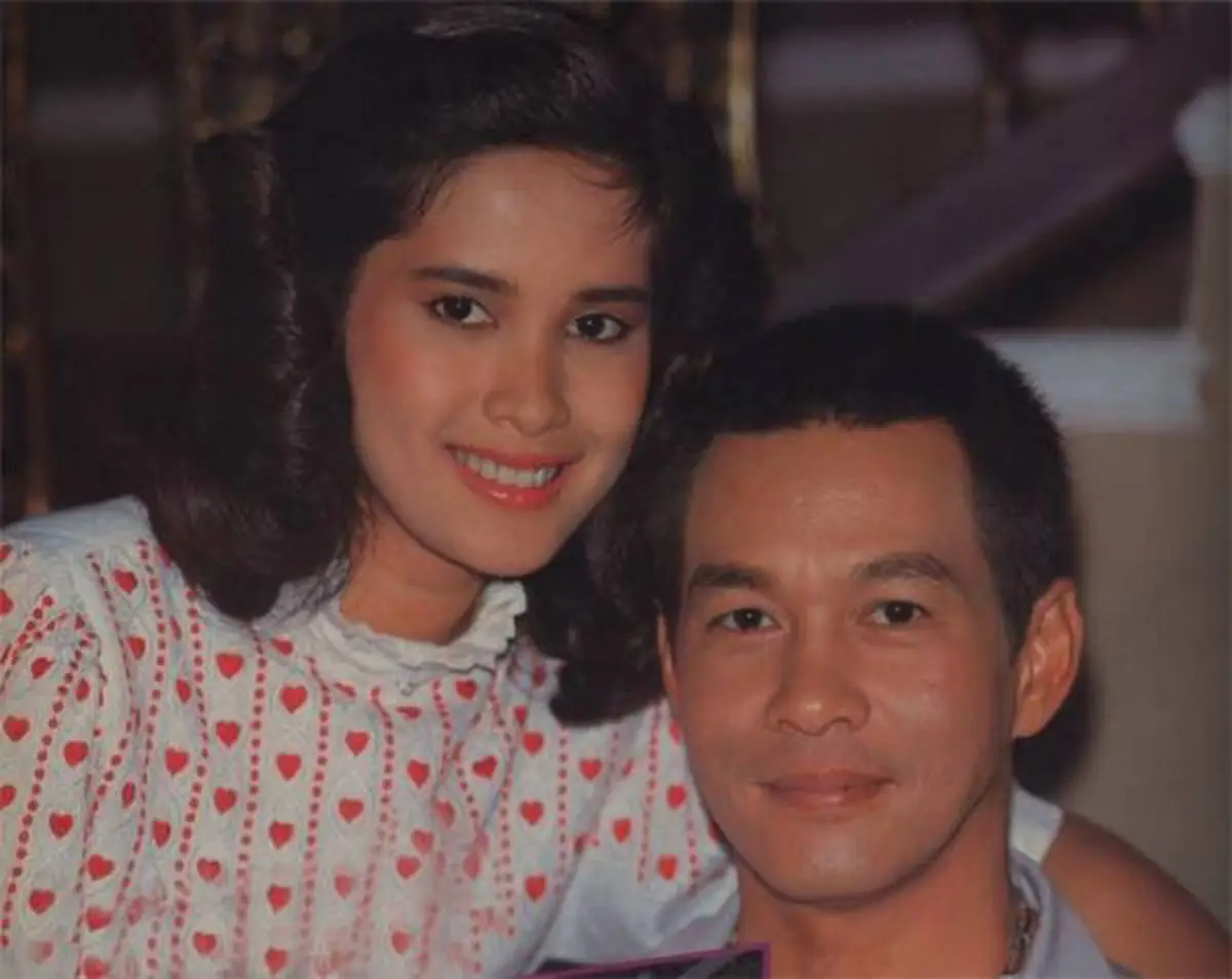 คนทั้งประเทศไม่เคยเห็น!! เผยโฉมหน้า "อดีตนักแสดงหนุ่ม" หล่อ แซ่บ ทำเอาสาวๆกรี๊ดคอแตก ที่แท้คือดาราชื่อดังระดับประเทศ!! (ชมภาพ)