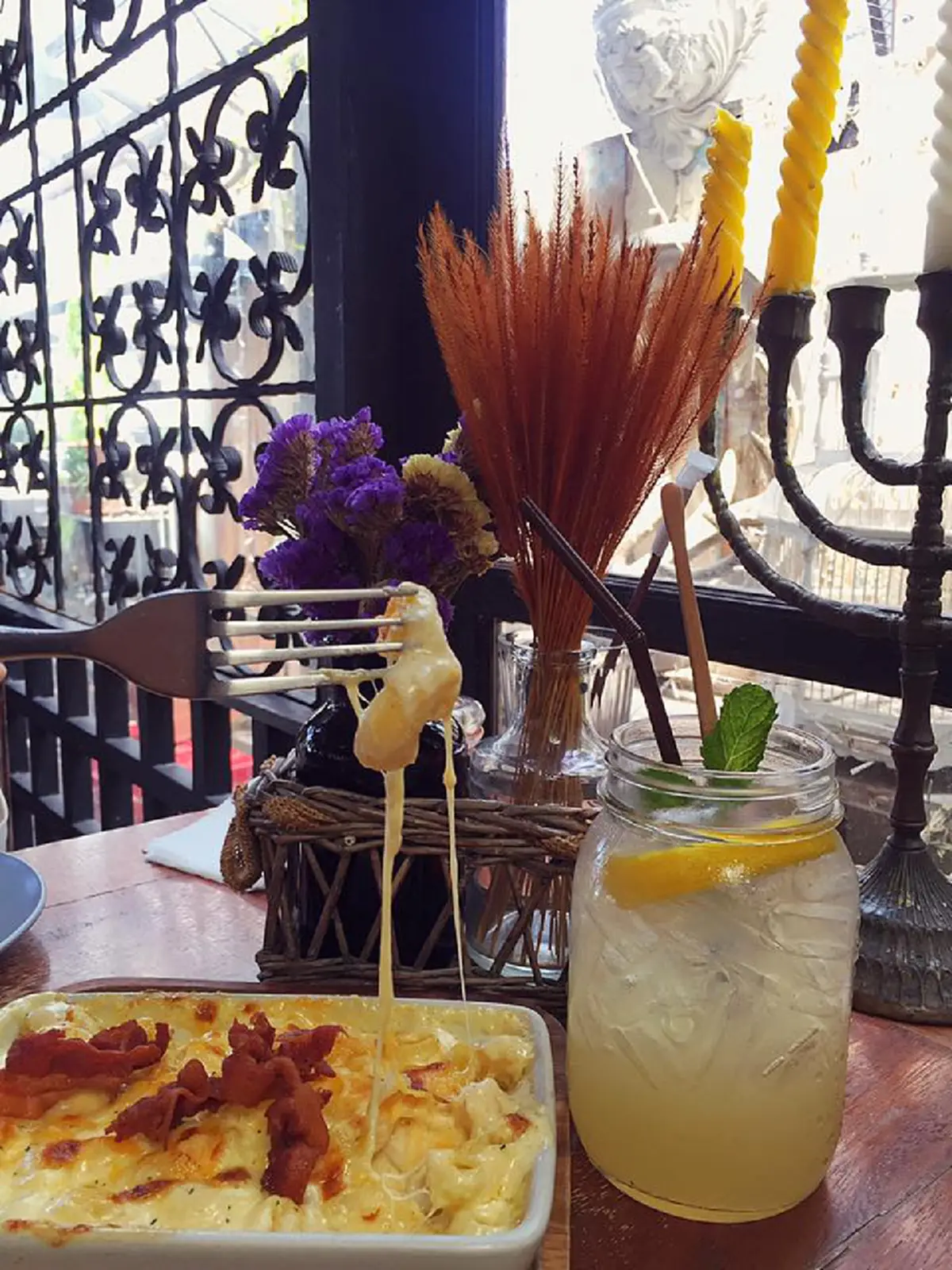 10เมนูเครื่องดื่ม สุดคิ้วท์ ร้านคาเฟ่ ติด บีทีเอส  ใจกลางกรุง มุมถ่ายยรูปเยอะมากๆ