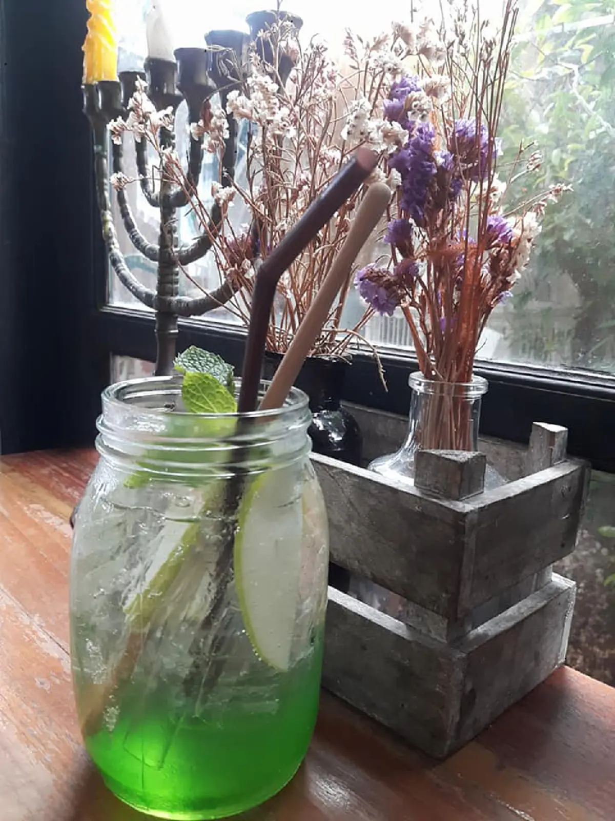 10เมนูเครื่องดื่ม สุดคิ้วท์ ร้านคาเฟ่ ติด บีทีเอส  ใจกลางกรุง มุมถ่ายยรูปเยอะมากๆ