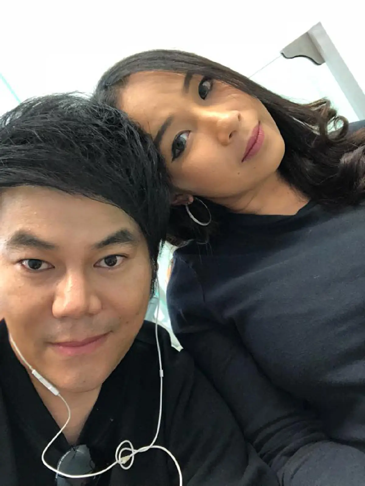\"เพชร สหรัตน์\" โพสต์คลิปแฟนสาวร้องไห้หนัก ลั่นนักรบย่อมมีบาดแผล(คลิป)