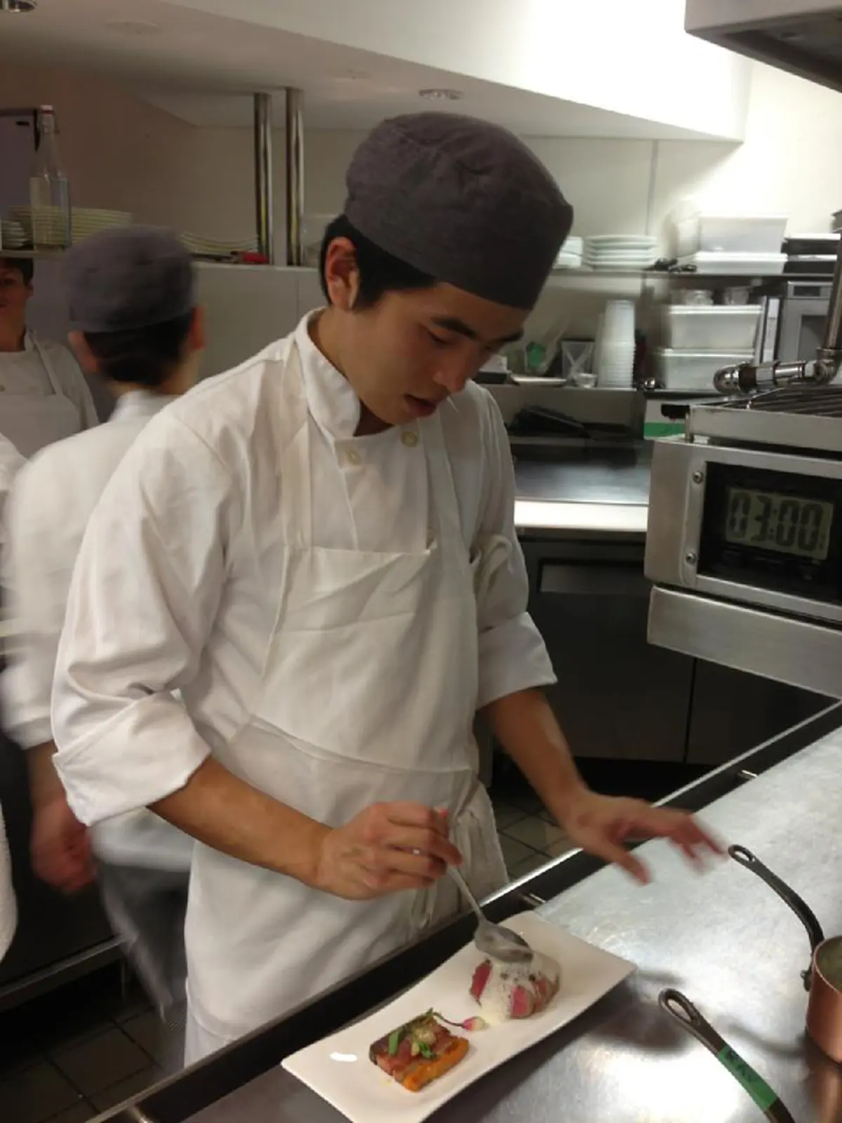 "เชฟต้น-ธิติฏฐ์"เหลืออดเพื่อน 3 นศ.โดดป้อง ลาออกฝึกงานเหตุเจอล้างครัว ลั่นไม่หยุดจะเลิกเกรงใจ..เสียดายขวางโอกาสคนอื่น