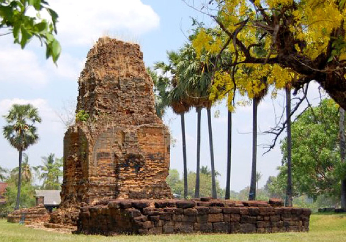 ตำนาน "ปราสาทภูมิโปน" !!! ปราสาทหินที่เก่าแก่ที่สุดในประเทศไทย !!! เปิดประวัติ "พระนางนมใหญ่" กับ "ต้นลำเจียกต้องมนต์" ที่ไม่เคยออกดอก !!!