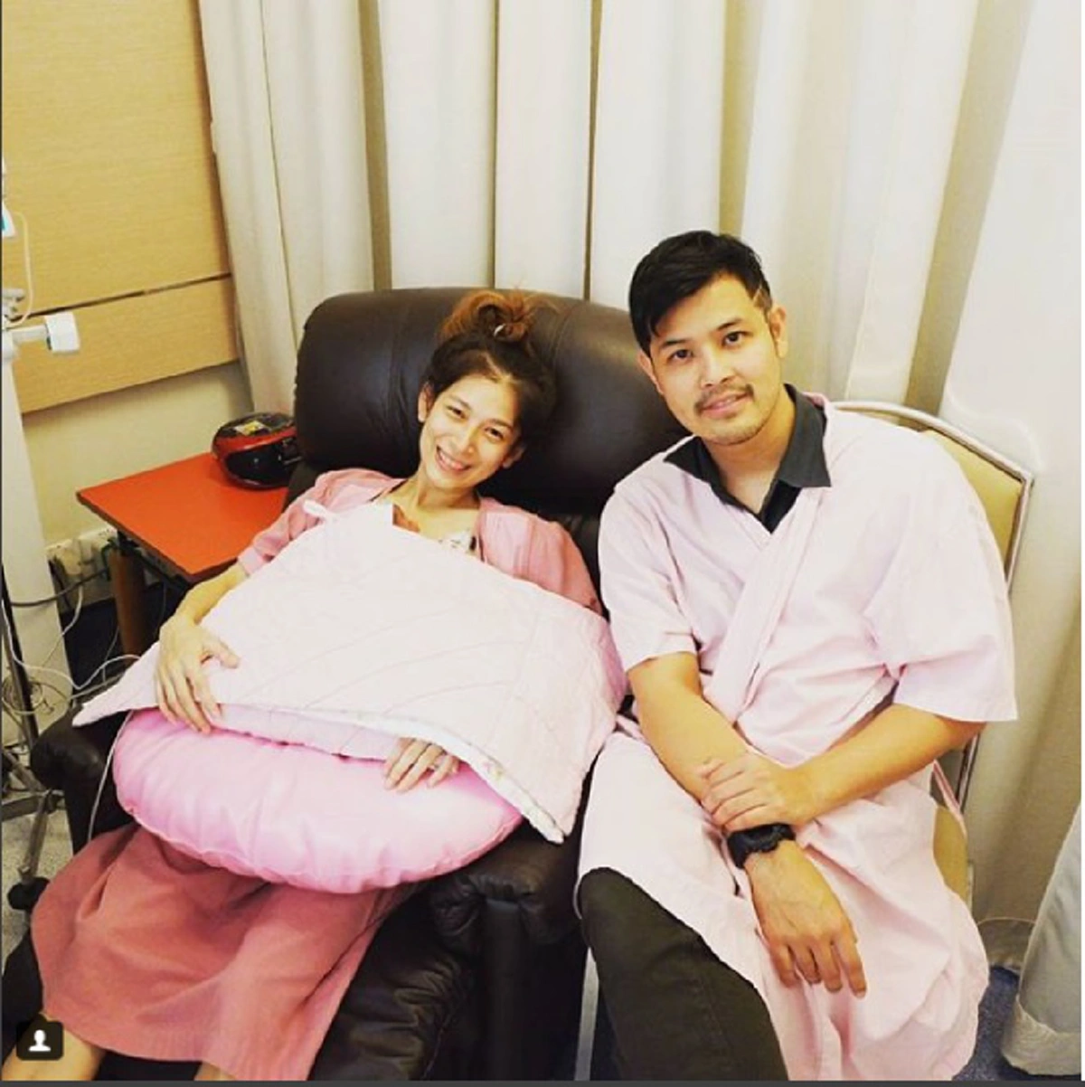 #เหมือนใจจะขาด!! คุณพ่อป้ายแดง “เติ้ล ตะวัน” ล่าสุดเผยความรู้สึก ได้อุ้มลูกสาวครั้งแรก! หลังต้องอยู่ในตู้อบ นานหลายวัน !! (ชมภาพ)