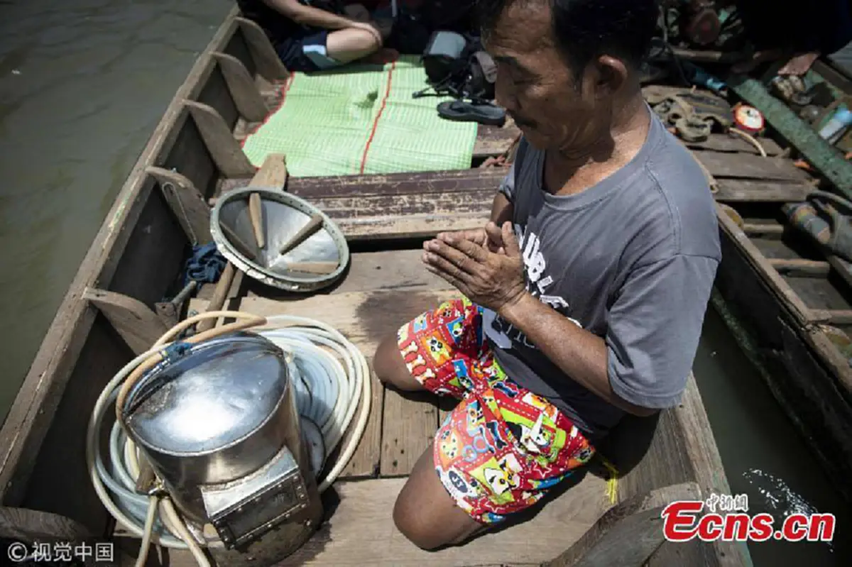 วิถีชีวิตนักล่าสมบัติ นักดำน้ำค้นหาสิ่งของมีค่าริมแม่น้ำเจ้าพระยา จนถูกขนานนามให้เป็น "อินเดียน่า โจนส์ เมืองไทย"