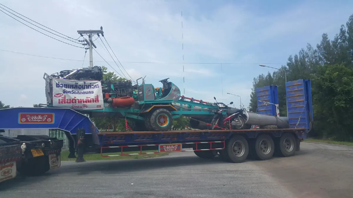 พระเอกมาแล้ว! "ทีมงานท่อสูบน้ำซิ่งหัวพญานาค" เดินทางช่วยพี่น้องสกลนคร ถึงที่หมายพร้อมลุย!