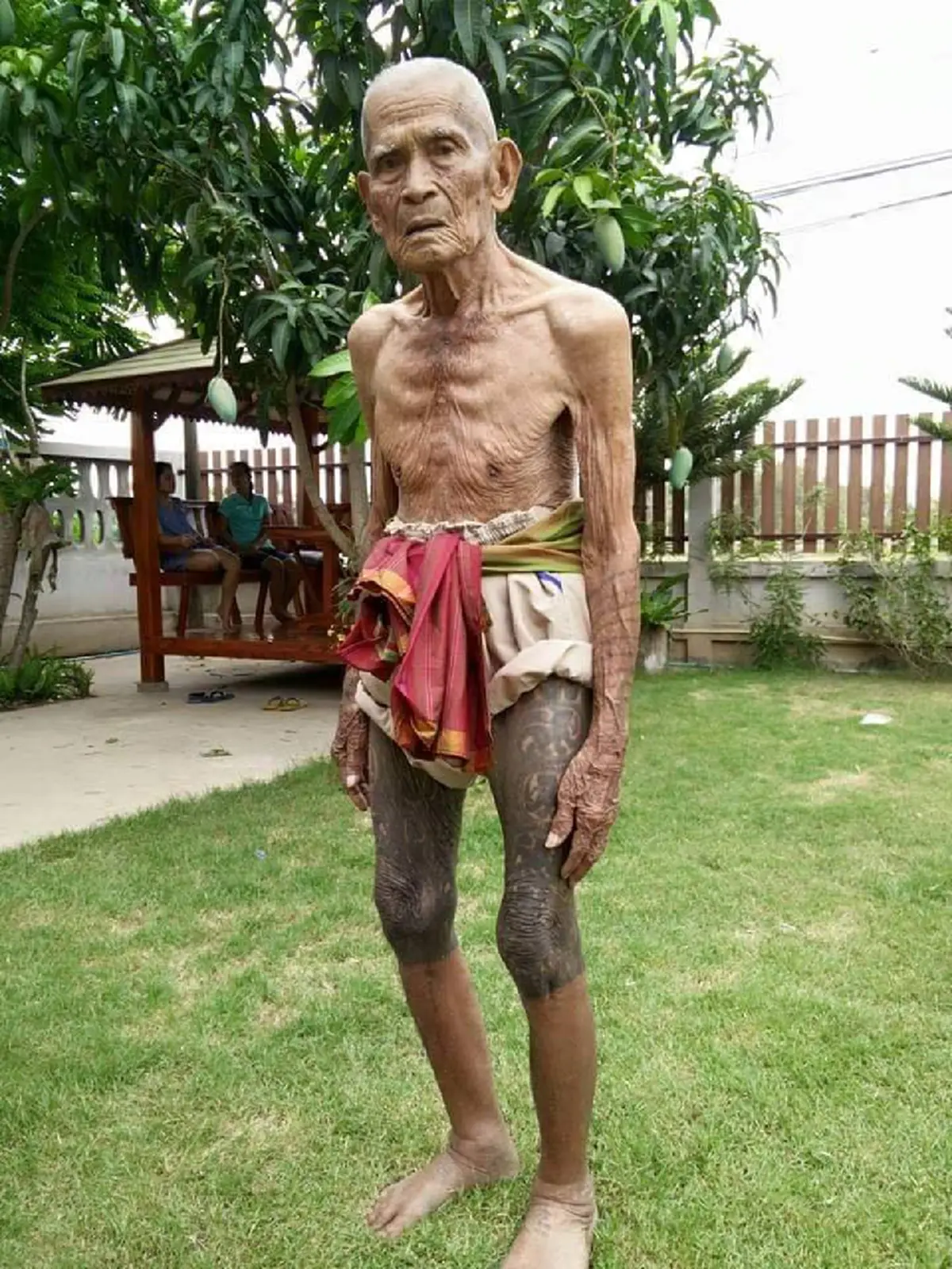 ไม่ธรรมดา คุณปู่ 103 ปี อดีตทหารเก่า โชว์ลายสักโบราณสุดเก๋าตั้งแต่รุ่นปู่ ที่รุ่นหลานเห็นมีร้องว้าว