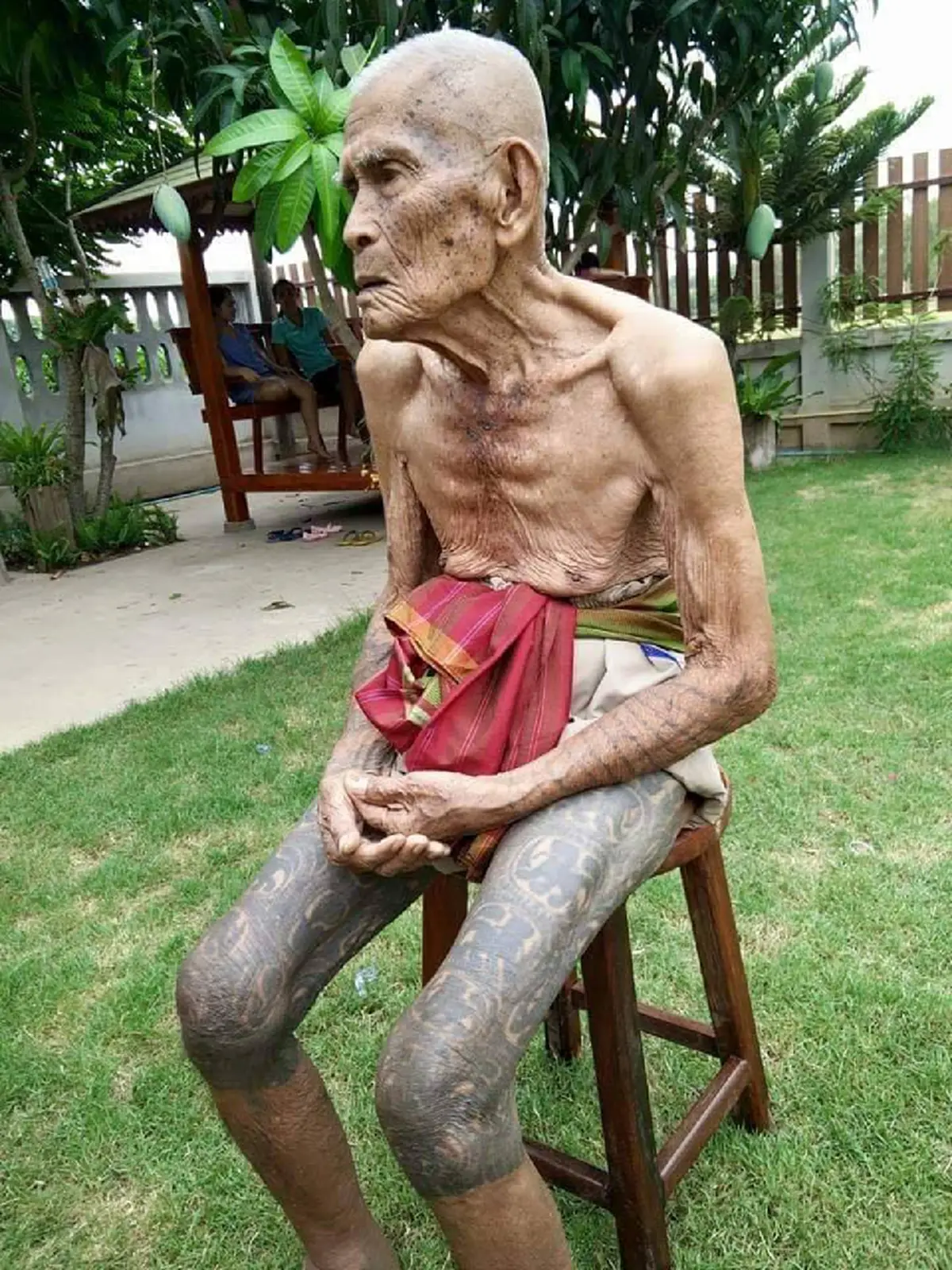 ไม่ธรรมดา คุณปู่ 103 ปี อดีตทหารเก่า โชว์ลายสักโบราณสุดเก๋าตั้งแต่รุ่นปู่ ที่รุ่นหลานเห็นมีร้องว้าว