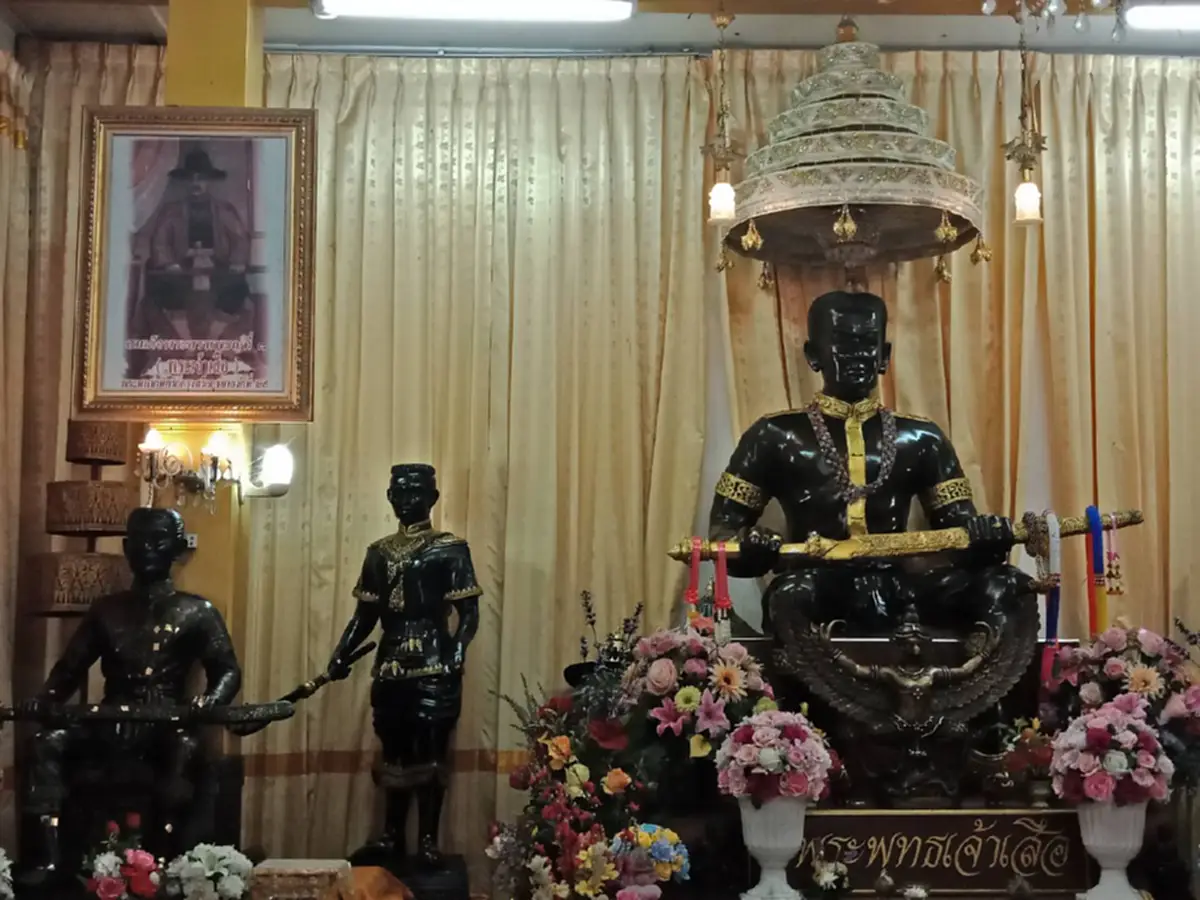 พระบารมี..พระเจ้าเสือ!! แนะคาถาบูชา "สมเด็จพระพุทธเจ้าเสือ" เป็นมงคลแก่ชีวิต ลาภมาก แคล้วคลาดปลอดภัย ชนะศัตรู!!