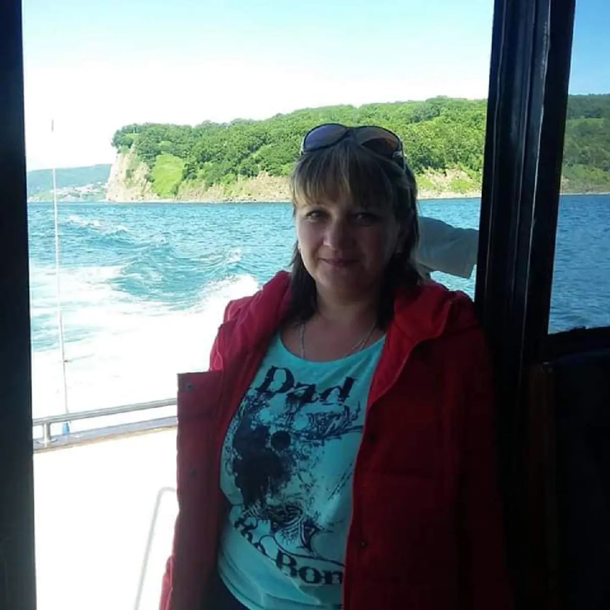 พบสัตว์ประหลาดใต้ทะเลขึ้นมาเกยหาดในรัสเซีย อาจเป็น "globster" (คลิป)