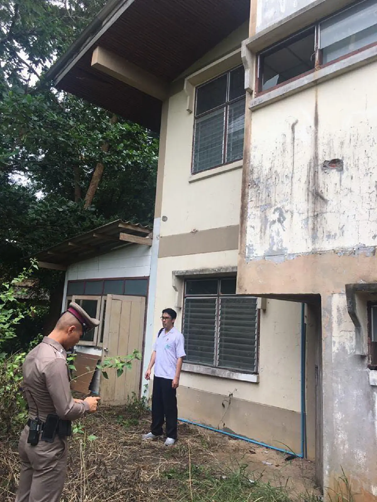 สุดผวา สภาพบ้านพัก "คุณหมอฐิติ" แบบเก่า โทรมหนักยิ่งกว่าปัจจุบัน ก่อนควักเงินตัวเองรีโนเวทใหม่