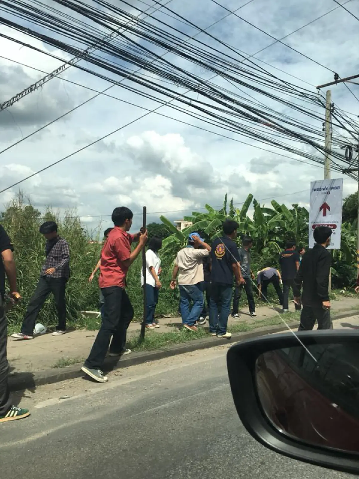 คะนองเลือด โจ๋เทคโนฯยกพวกปิดถนนตีกันเละวันสถาปนาสถาบัน ตายเป็นตาย!