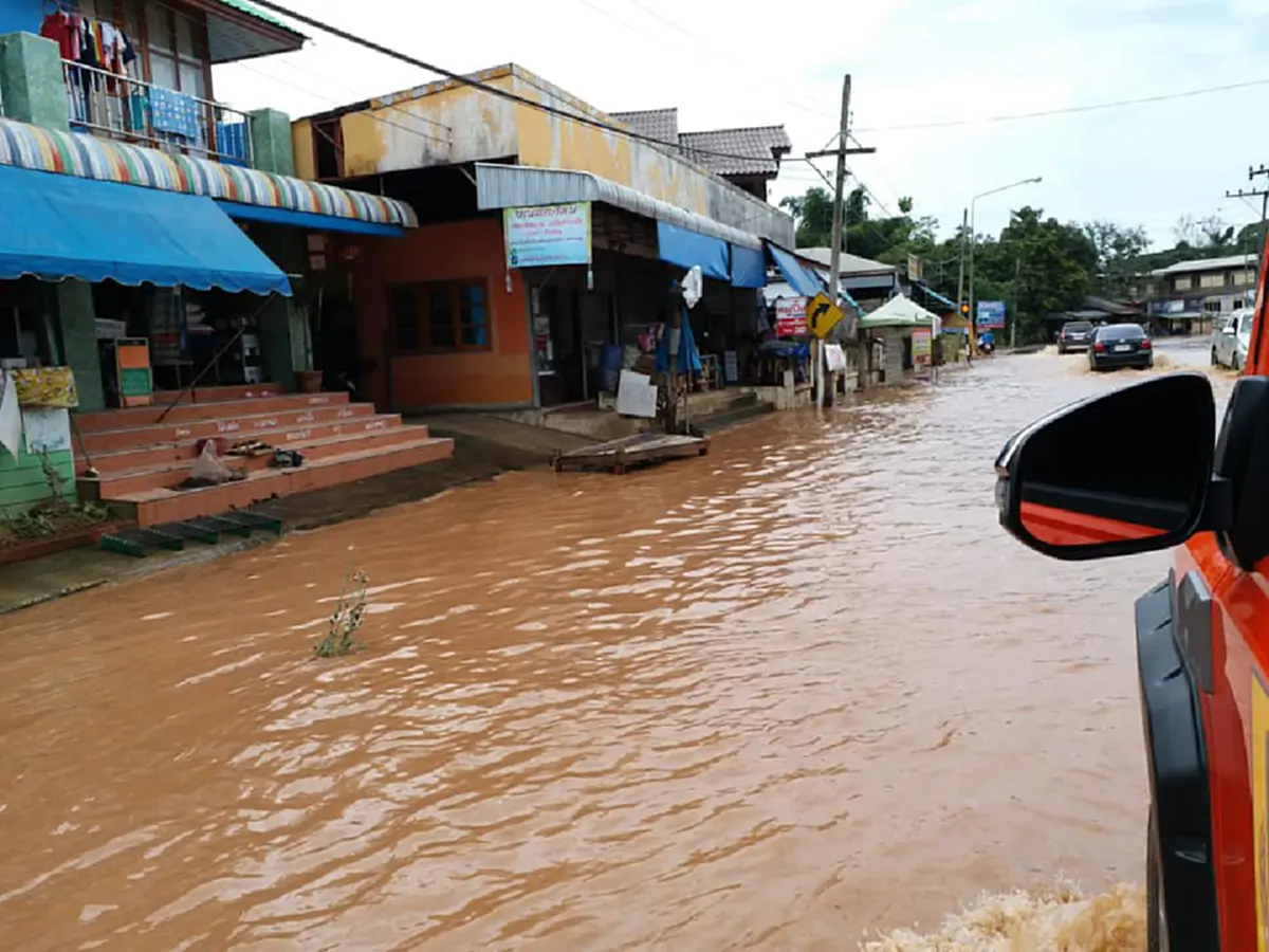 ล่าสุด! เกาะติดสถานการณ์"น้ำท่วมจ.น่าน" ผู้ว่าฯสั่งการเร่งด่วน!