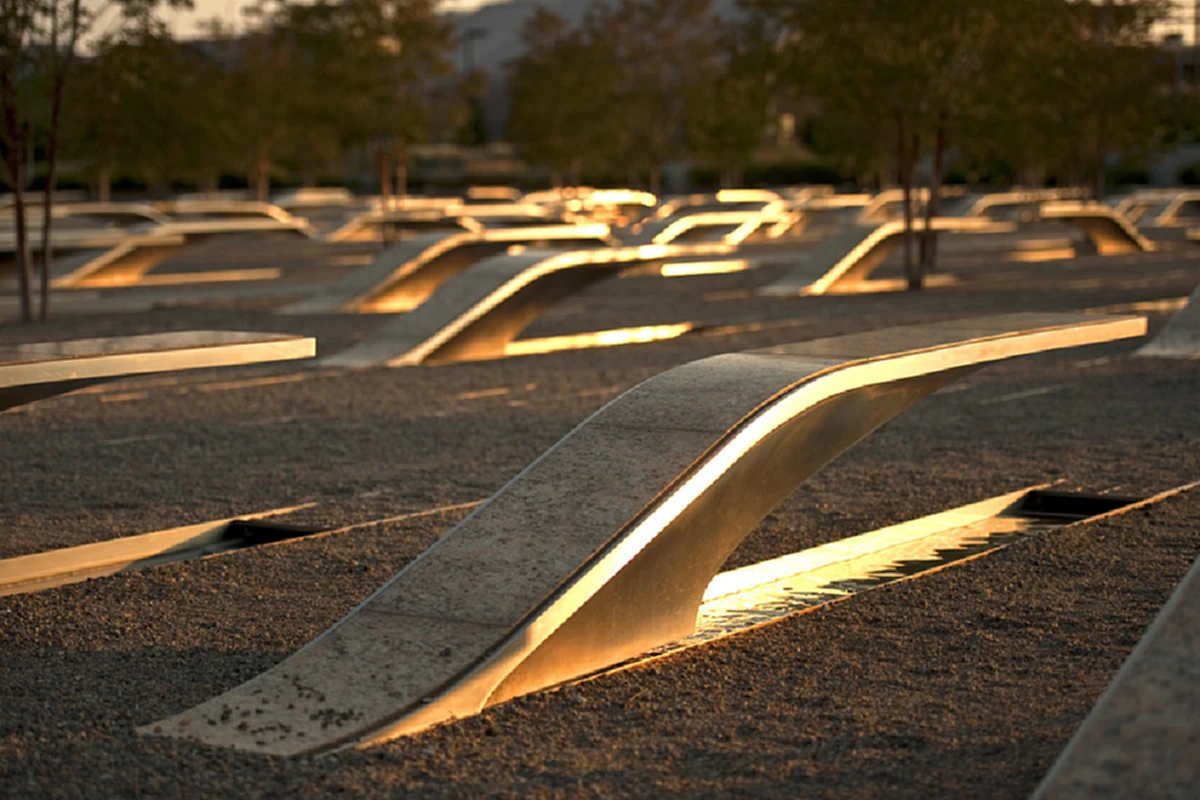 14 อนุสรณ์สถานระลึกเหตุการณ์ 9/11 โศกนาฏกรรมเวิลด์เทรดเซ็นเตอร์ ฝันร้ายของคนทั่วโลก