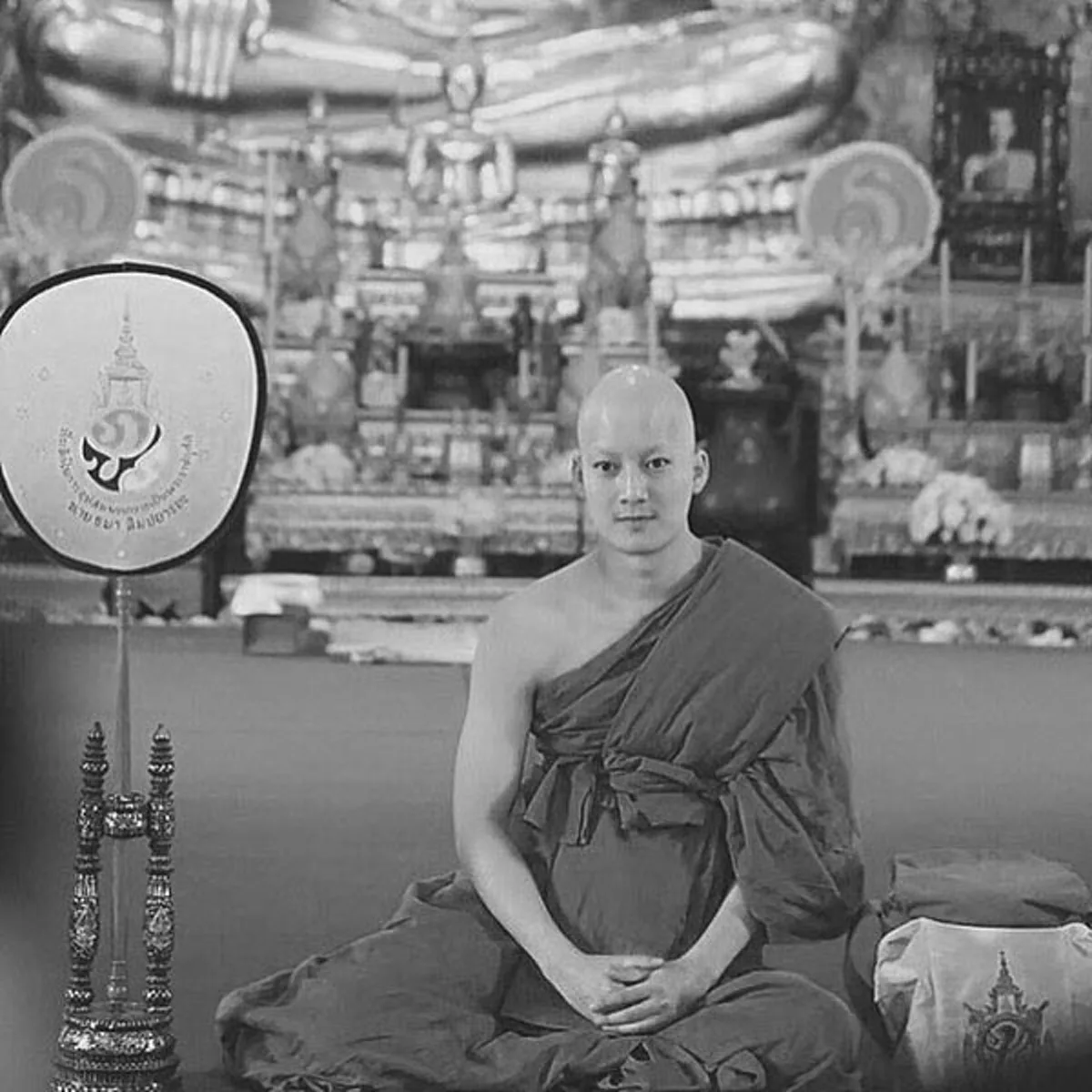 ศีรษะนี้เพื่อพระเจ้าแผ่นดิน!!! ส่วนหนึ่งของความตั้งใจจากคนบันเทิง บวชถวายเป็นพระราชกุศลแด่ในหลวง รัชกาลที่ 9