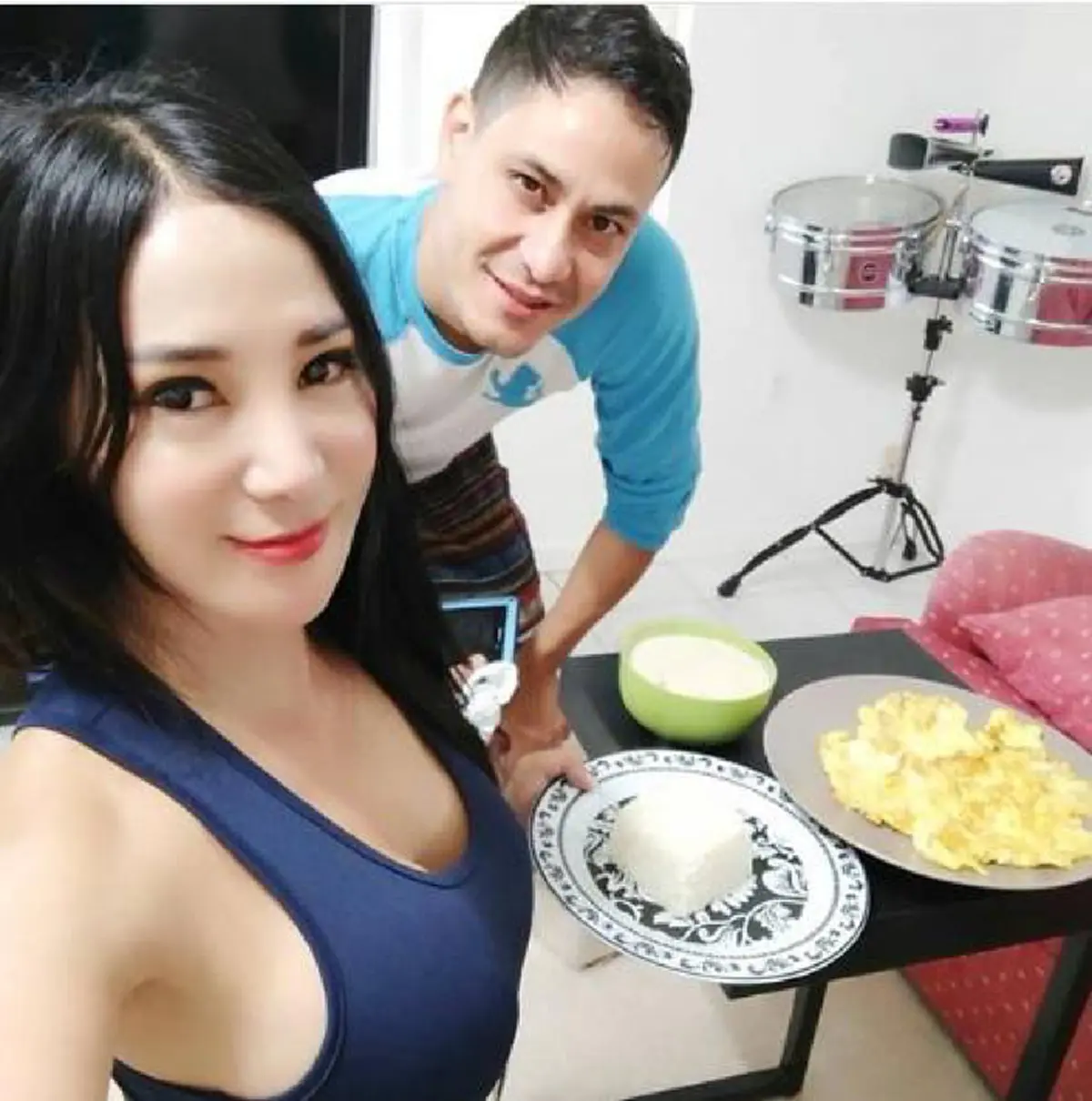 งงกันทั้งวงการ! "เปิ้ล ไอริณ" ยอมทิ้งตั๋วเครื่องบิน ไม่กลับไปหาแฟนหนุ่ม หลังคิดได้ว่าดูใจกันเพียงแค่ 4 เดือนเท่านั้น!! (รายละเอียด)