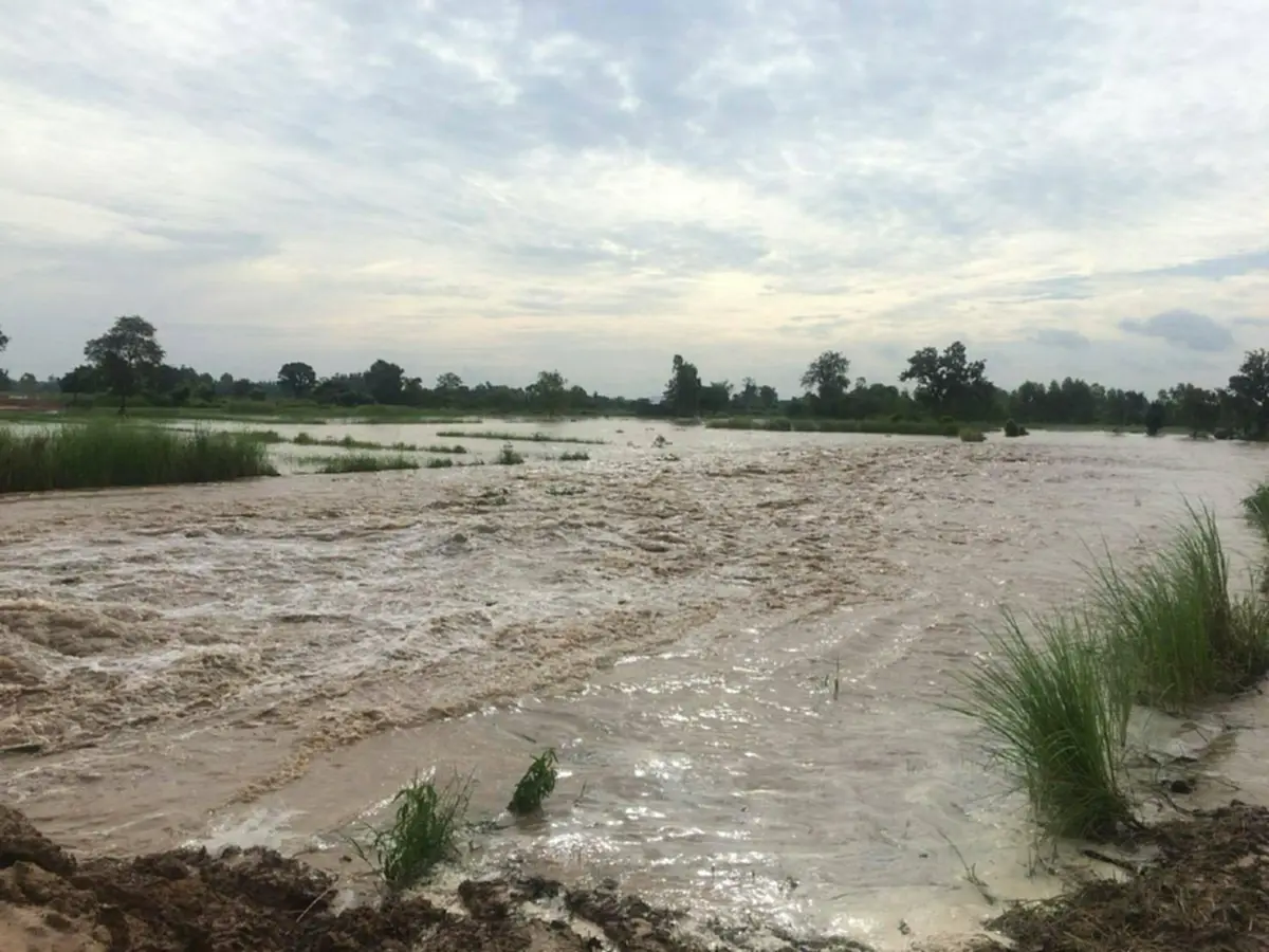 พระเอกมาแล้ว! "ทีมงานท่อสูบน้ำซิ่งหัวพญานาค" เดินทางช่วยพี่น้องสกลนคร ถึงที่หมายพร้อมลุย!