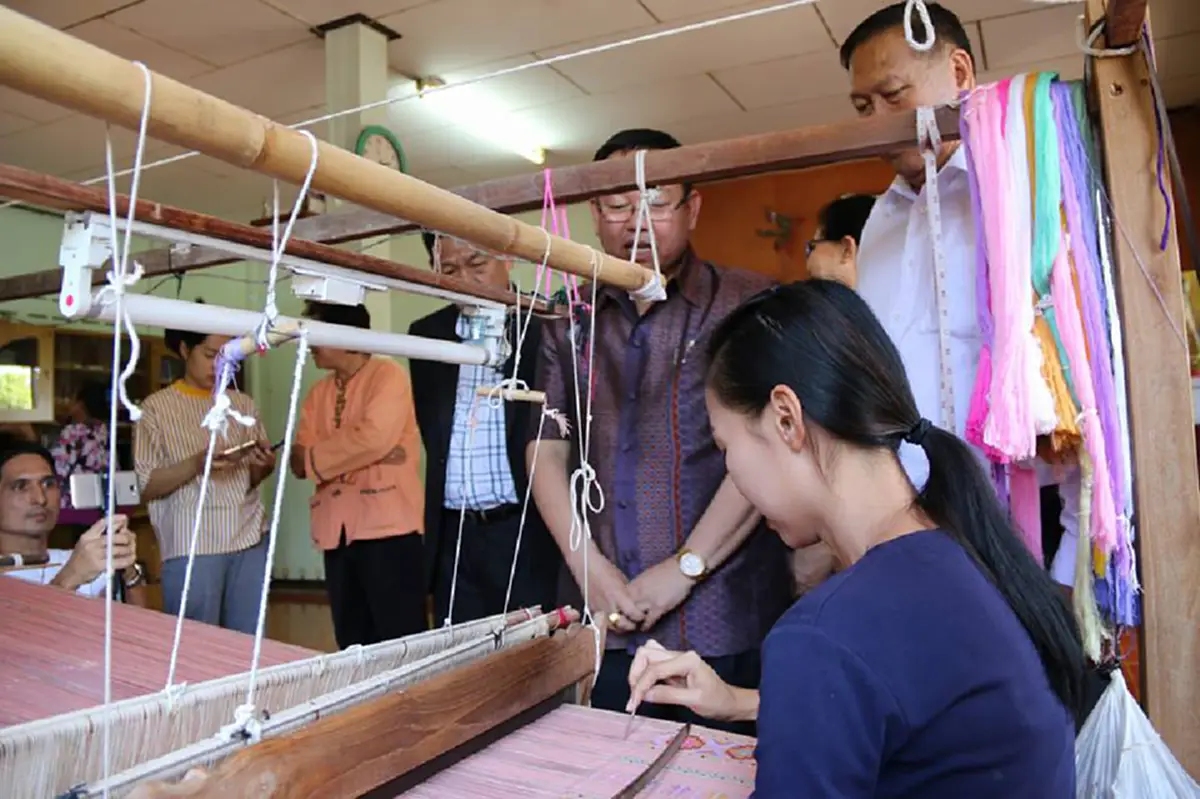 ด้วยพลังชาวโซเชียล!! ด่วนสุดๆ 2 ครูสาวโดนทำลายฝันกลางอากาศ ได้รับข่าวดีแล้ว “เลขาธิการกพฐ.” บุกเคลียร์ปัญหาถึงบ้าน ฟันธง 2 คนไม่ผิด!?!