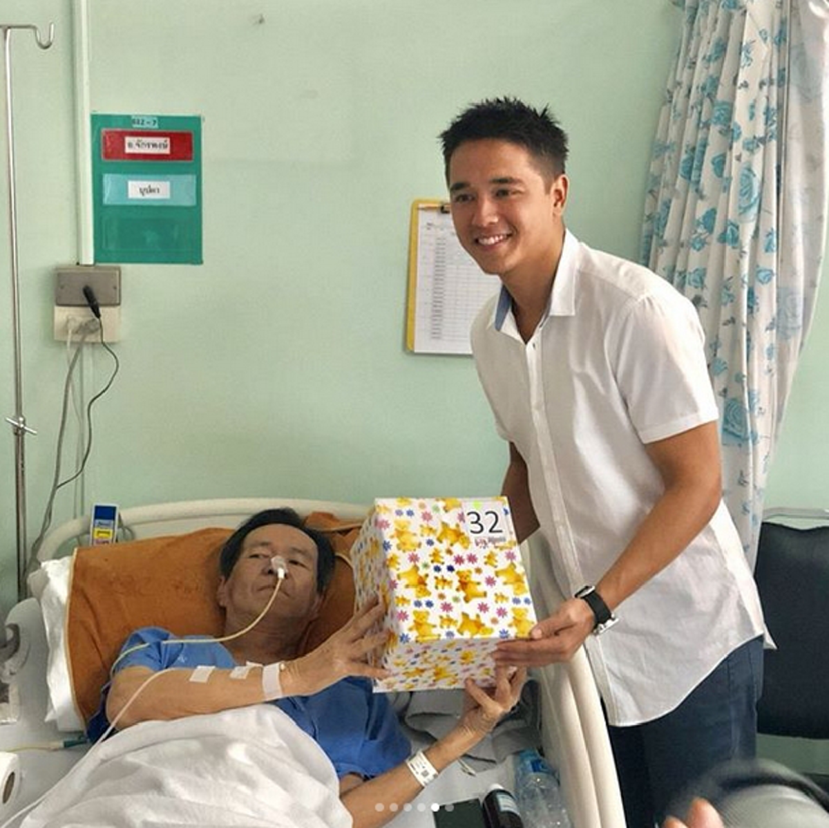 ยอมใจเขาจริงๆ!! "อเล็กซ์ เรนเดลล์" นักแสดงหัวใจอบอุ่น ร่วมงานปีใหม่กับผู้ป่วยมะเร็ง รพ.จุฬาฯ #บรรยากาศอบอุ่น