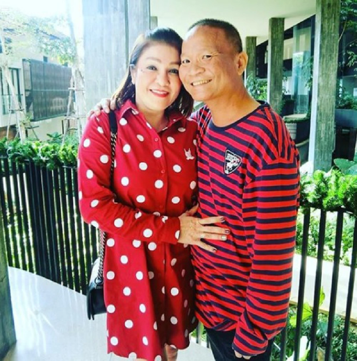 มากับดวงจริงๆ!!! "มด"ภรรยา " หม่ำ จ๊กมก " ถูกลอตเตอรี่รางวัลใหญ่ โชคดีมาก รวยเเล้วรวยอีก!!!