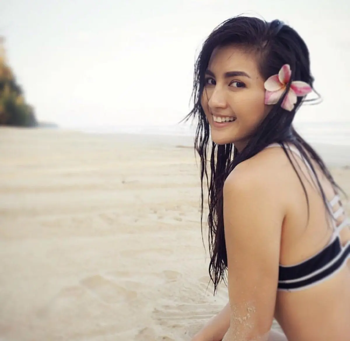 ตะลึงตาค้างกันทั้งหาด!! ส่องลุคล่าสุด ของ "นก อุษณีย์" พลิกเซ็กซี่เบอร์แรง หลังได้ว่าที่ "สามีเป็นฝรั่ง" ตาน้ำข้าว งานนี้ทะเลแทบเดือด