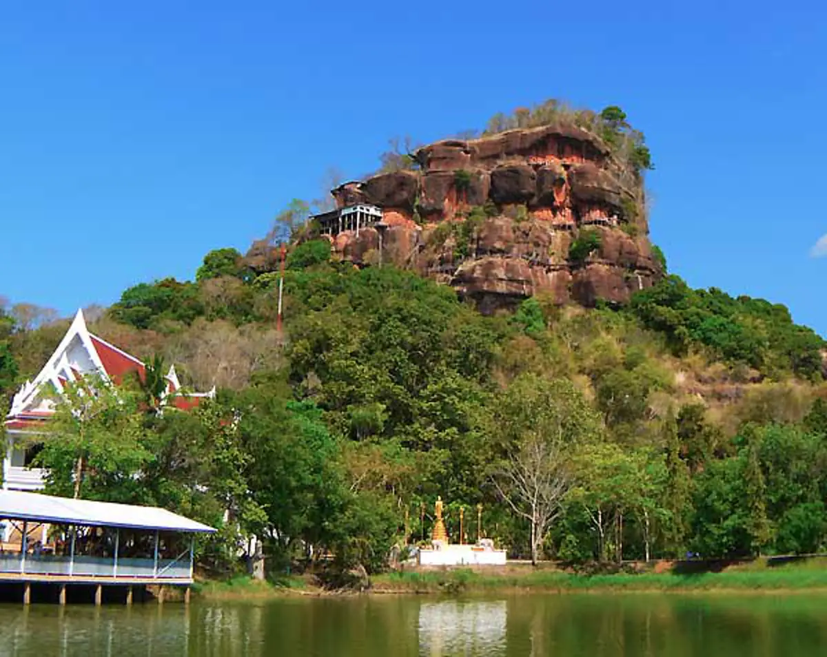 #สวรรค์บนชั้นดิน!! 10 วัดบนเขา ที่มีทัศนียภาพ วิจิตรตระการตา ที่ต้องไปให้ได้ สักครั้งในชีวิต !! (ชมภาพ)