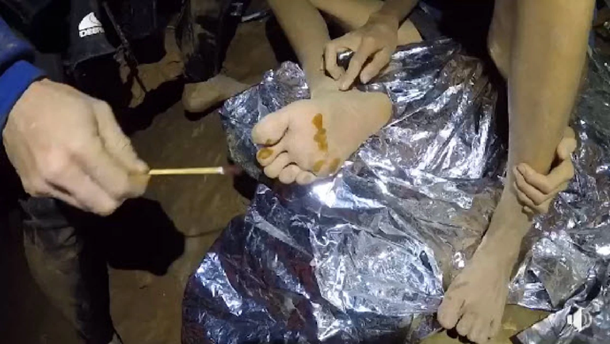 คลายข้อสงสัย!! ผ้าห่มที่ "ทีมหมูป่า" ใช้ห่มกันหนาวในถ้ำ? เป็นเทคโนโลยีสุดล้ำจาก "nasa" (รายละเอียด)