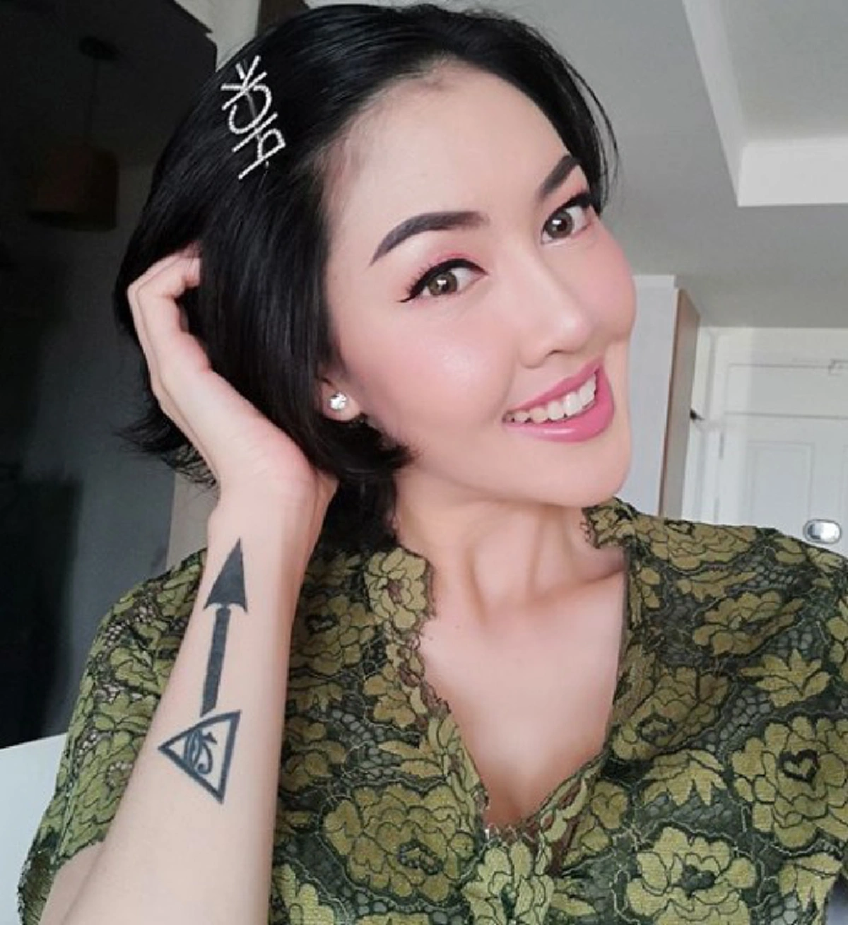 ปริศนามรณะ เพื่อนโพสต์อาลัย เก๋ เลเดอเรอร์ ทิ้งข้อความสื่อชนวนเหตุคิดสั้น ใครทำอะไรกับเธอ..กฎแห่งกรรมมีจริง