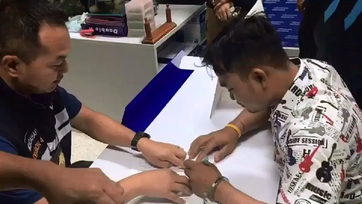 เศร้าสุดขั้วหัวใจ เปิดใจลูกชายเหยื่อปาดคอโหด ต้องโกหกหลาน9ขวบที่รอด ว่ายายกับพี่สาวยังไม่ตาย เตรียมย้ายบ้านเพราะทำใจไม่ได้ (คลิป)
