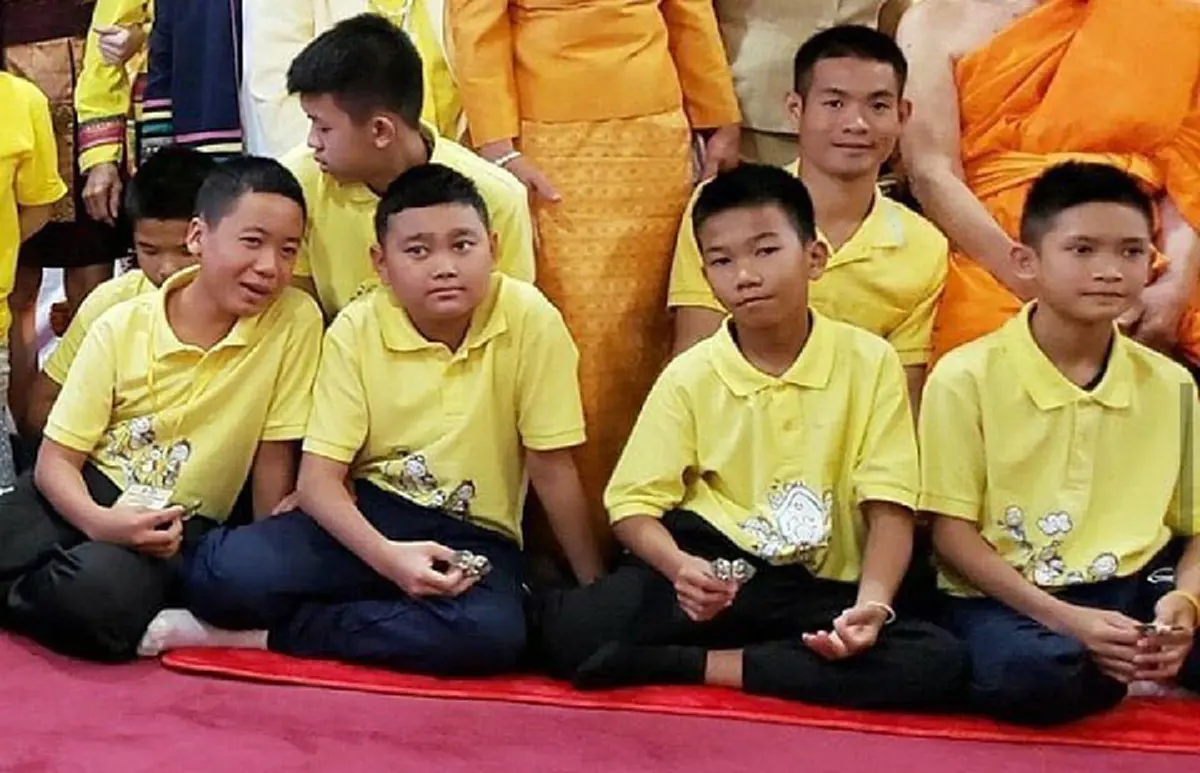น้ำตาซึม! เปิดภาพ ผู้ว่าฯณรงค์ศักดิ์ นำ13 หมูป่า ทำบุญระลึกถึงในหลวงร.9 แม้อยู่ไกลถึงอเมริกา แต่ไม่เคยลืม