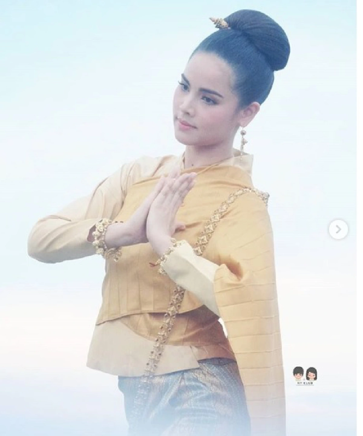 สะกดทุกสายตา "ญาญ่า อุรัสยา" รำบวงสรวงบูชาพญานาค อ่อนช้อย งดงาม (คลิป)