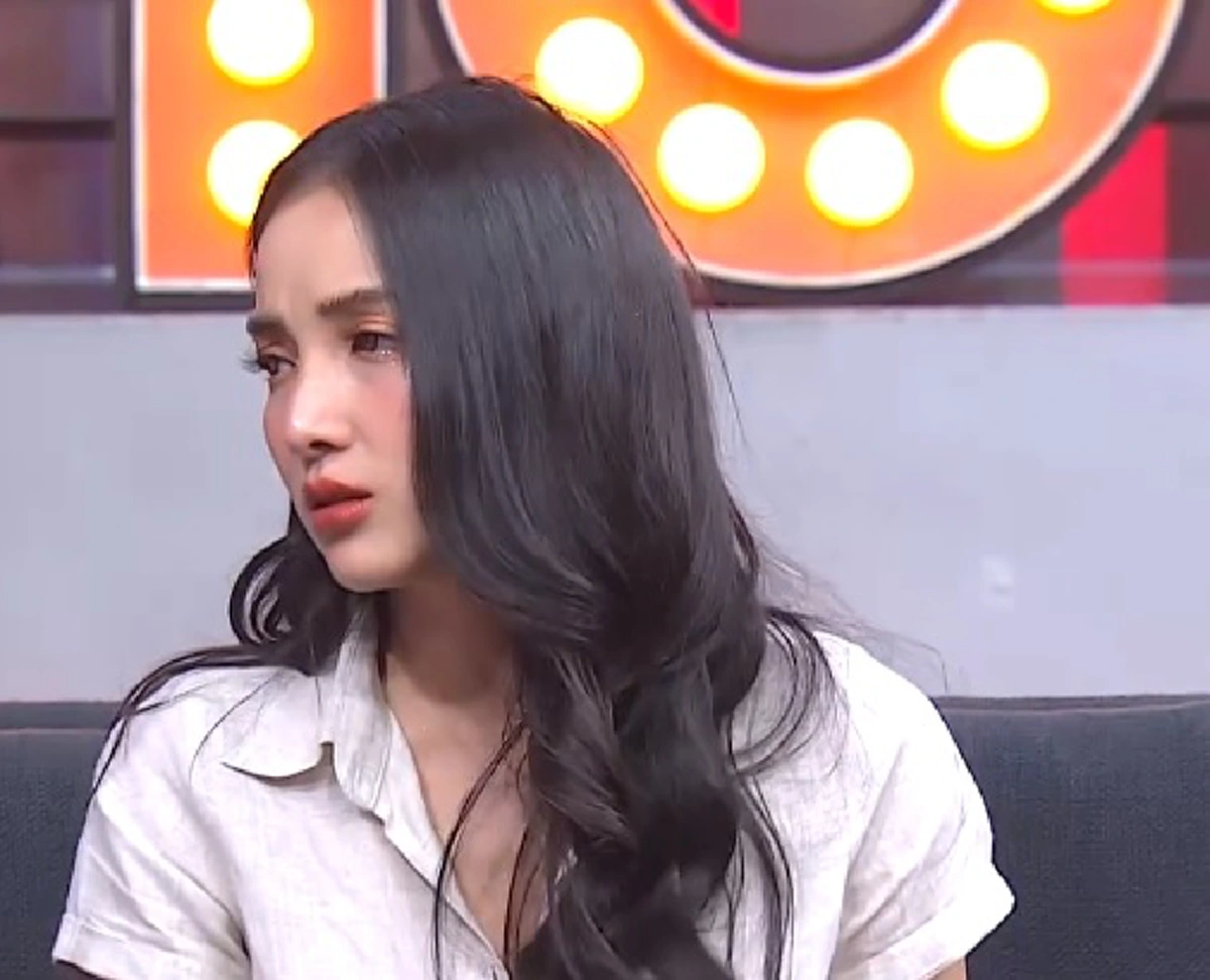 เดือดต่อเนื่อง "เบนซ์ เรซซิ่ง"ฉุนหนักโดนประโคมหนีเที่ยวแฟนเก่า ลั่นนึกถึงครอบครัว...บ้าง