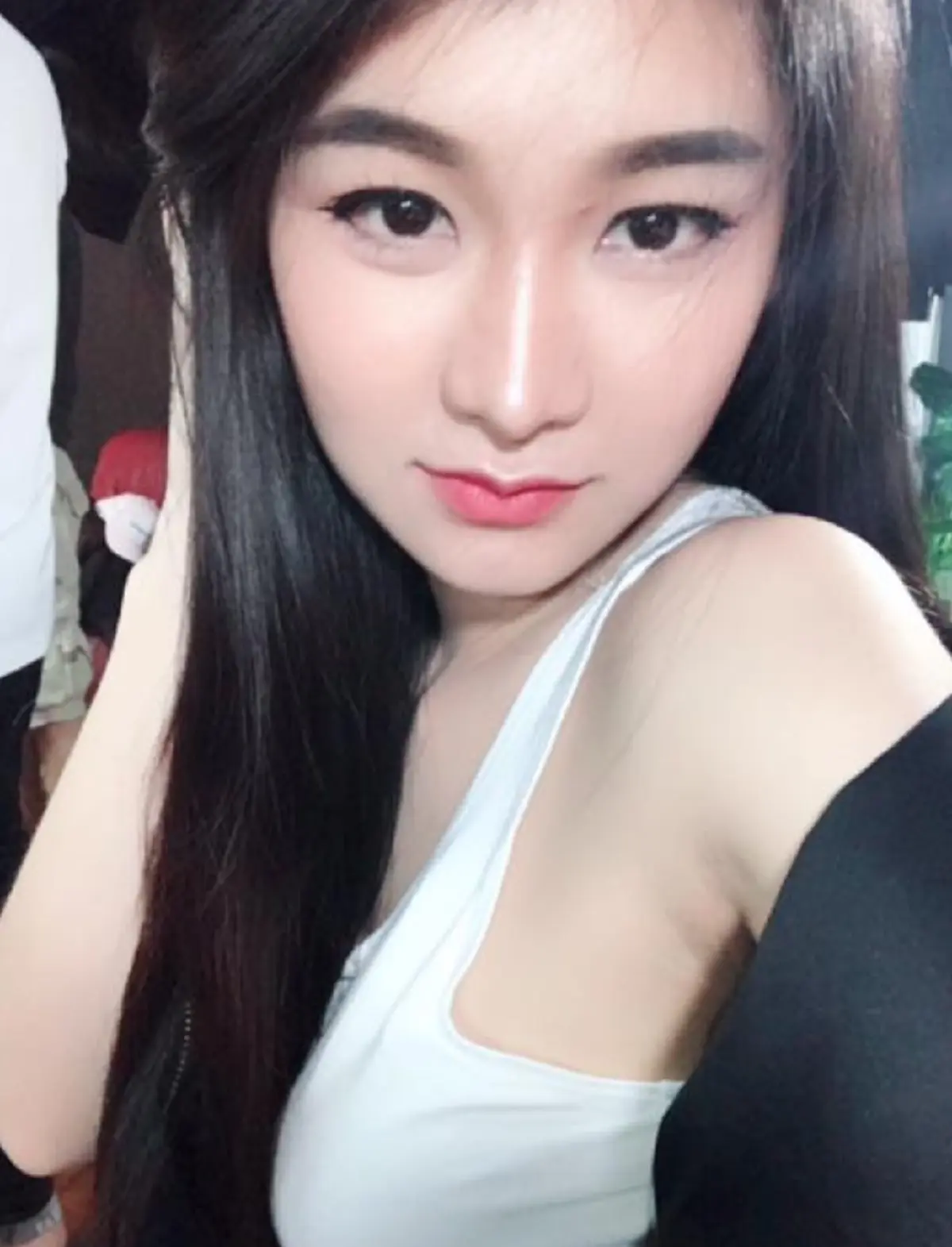 โซเชียลแทบแตก!! "น้อง ใบเตย" เพลงที่มีงูออกมา ขึ้นเขียงอัพไซส์หน้าอก! ชาวเน็ตอึ้ง! ลูกตาแทบทะลัก (คลิป)