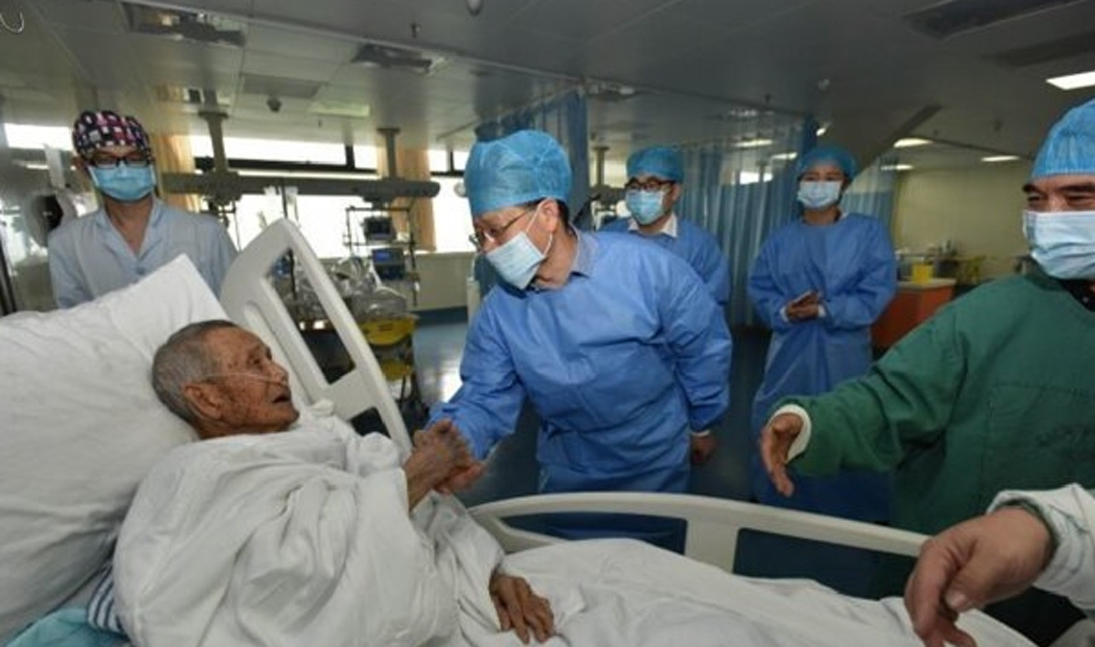 ซึ้งน้ำตาไหล!!! คู่สหายทหารผ่านศึก ไม่ได้เจอกันนานกว่า70ปี หลังจากได้พบกันอีกครั้งในบั้นปลายชีวิต บอกเลยเป็นภาพที่ประทับใจสุดๆ!!!