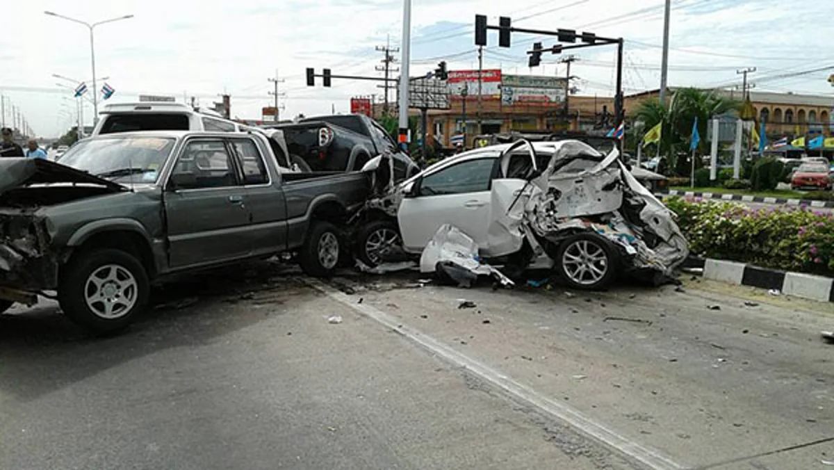 เสียรู้มาตั้งนาน!!! ถ้ารถของเราถูกชน สามารถเรียกเงินก้อนโตจากประกันได้ เพียงทำตามขั้นตอนดังต่อไปนี้!!!