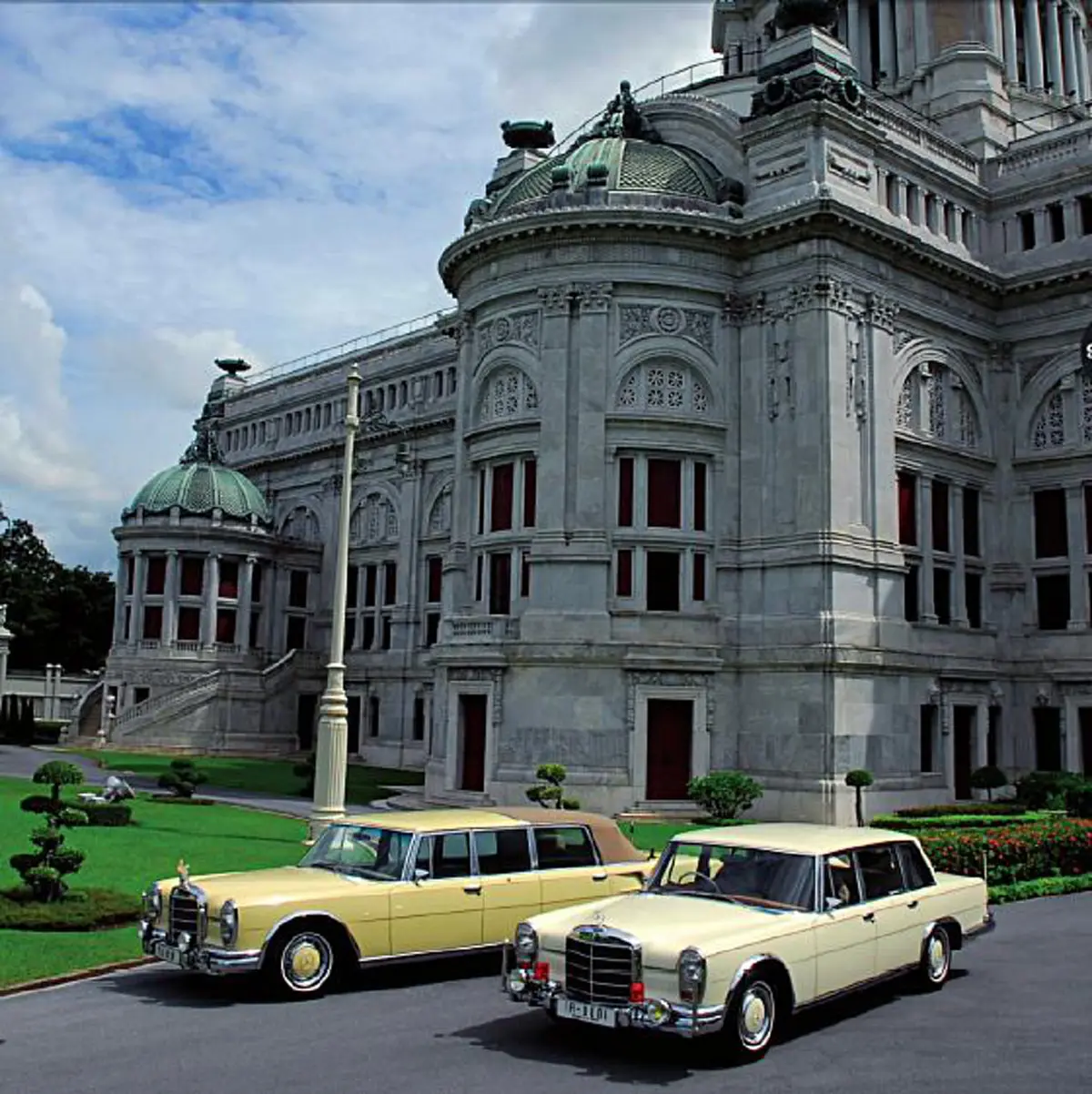 ทุกคันงามสง่ามาก!!! เปิดภาพรถยนต์พระที่นั่งของ "ในหลวง ร.๙ " ที่บางคันน้อยคนจะได้ยลโฉมพร้อมรายละเอียด