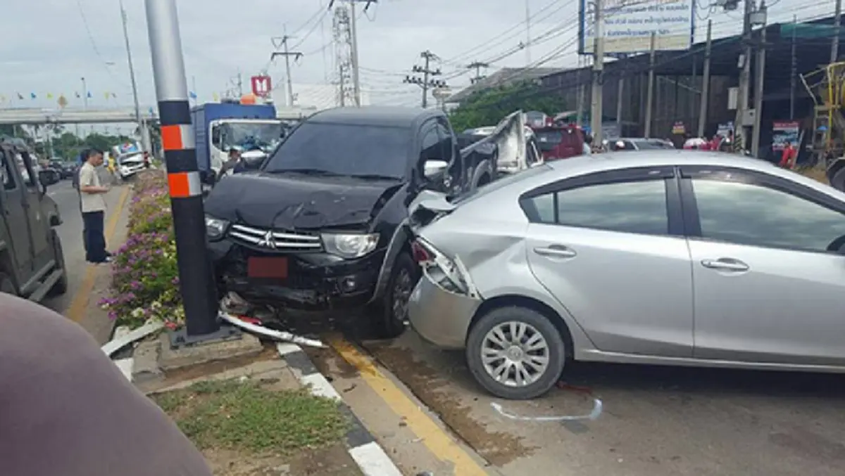 เสียรู้มาตั้งนาน!!! ถ้ารถของเราถูกชน สามารถเรียกเงินก้อนโตจากประกันได้ เพียงทำตามขั้นตอนดังต่อไปนี้!!!