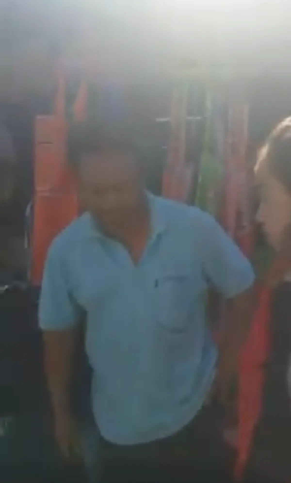 รถกูเสียใครรับผิดชอบ!!! "ลุงเสื้อฟ้า"หัวร้อน ด่ากราดกู้ภัย และคู่กรณีที่เจ็บหนัก ลั่นใส่คนเจ็บ "ไอ้เ..ี้ย เดี๋ยวเตะแม่งไอ้สั.." โซเชียลซัด