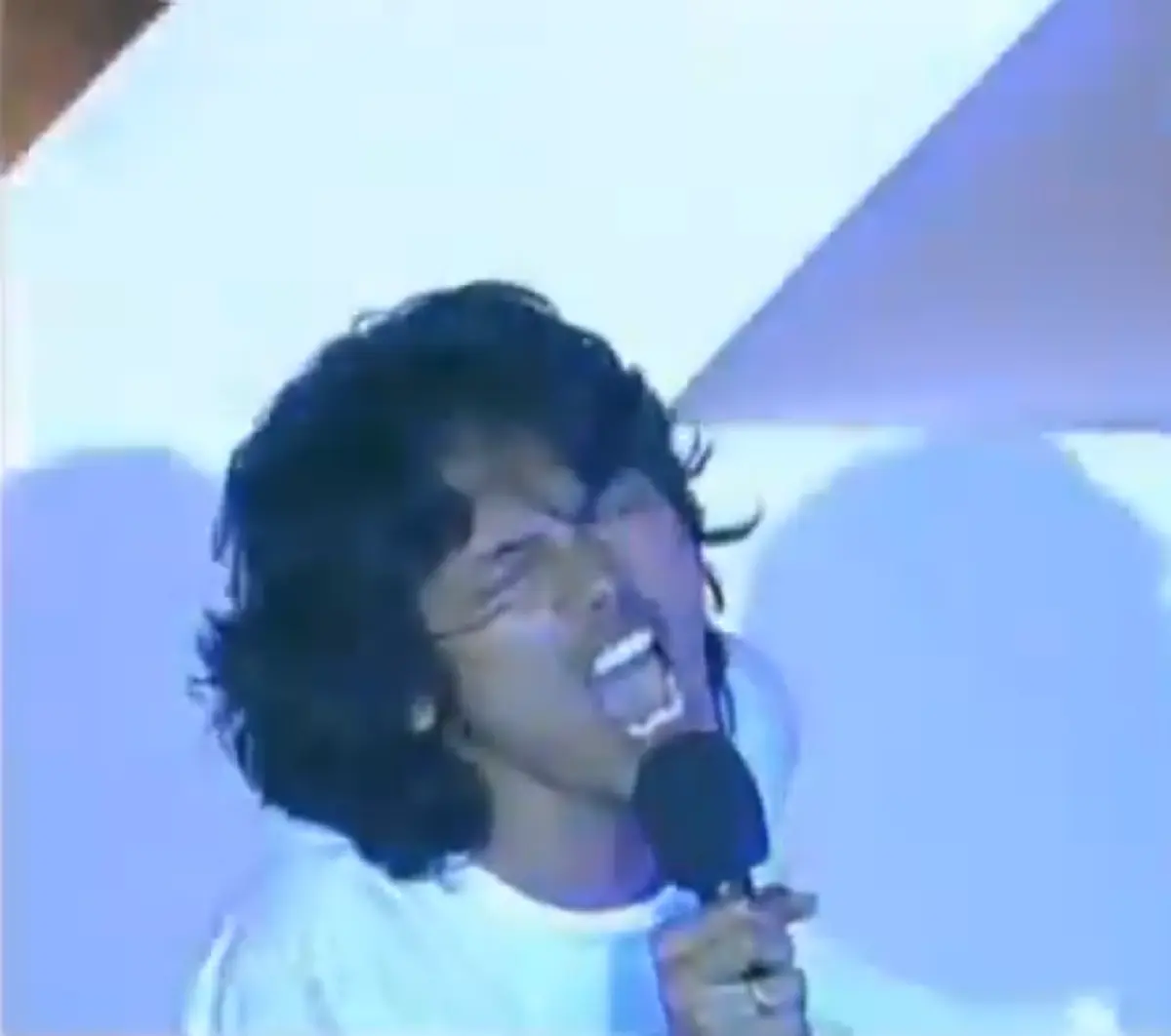 เพื่อนๆครับ สุดท้ายสุดๆเลยดีมั้ยครับ! คำพูดสุดท้ายของ"เสก โลโซ" ก่อนปลดปล่อยความคลั่งกลางเวที กระโดดหาคนดู ถอดเสื้อ จนกลายเป็นคลิปในตำนาน