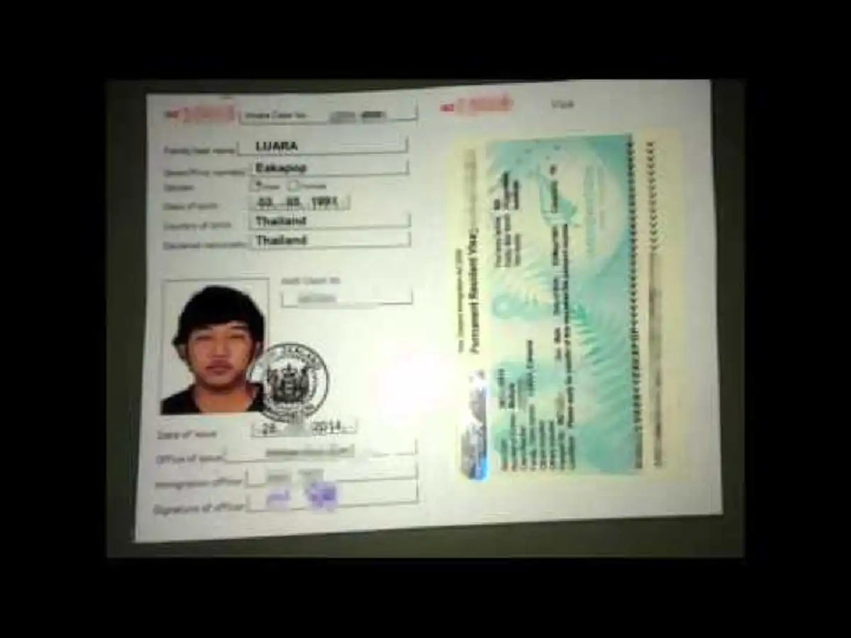 เด็กปากไม่สิ้นกลิ่นน้ำนม!?! ตั้ง อาชีวะ เคลื่อนไหว โพสต์รูปภาพเย้ยกฎหมายไทย สะเทือนใจคนทั้งประเทศ...เห็นเป็นเรื่องตลก ติ่งแห่อวยเพียบ!!!