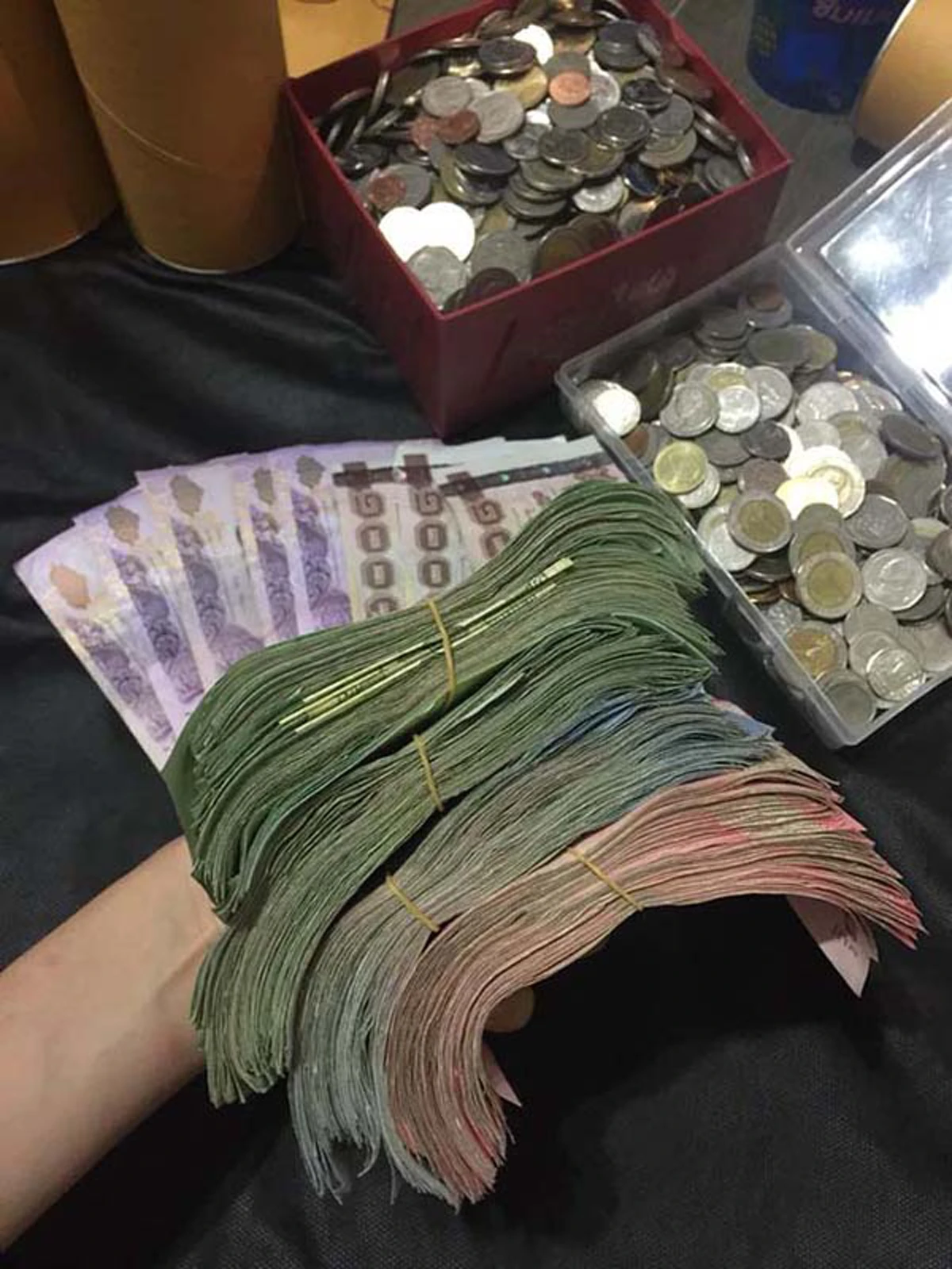 #โซเชียลแชร์สนั่น!! จากคนใช้จ่ายฟุ่มเฟือย “เก็บเงินไม่เคยอยู่” หันมาใช้วิธีนี้ 1ปี ผลที่ได้ออกมา มีเงินเก็บหลายบาท ถึงกับอยากทำตาม !!